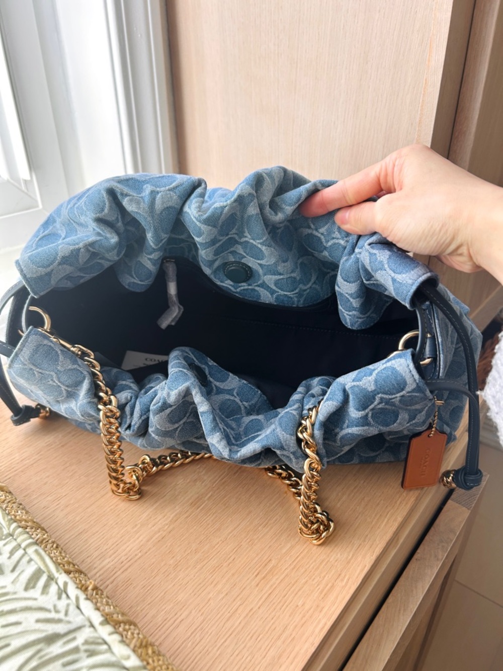 NWTšCoach Women Faye Large Shoulder Bag In Signature Denim CDB97 Chain Gift - Picture 5 of 6